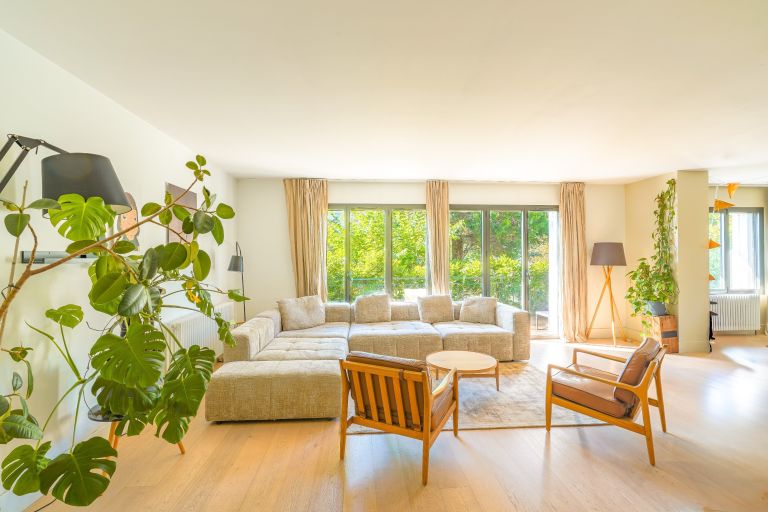 maison d'architecte 7 Pièces en vente sur CHAMPAGNE AU MONT D OR (69410)