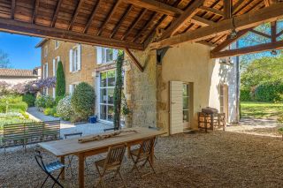 corps de ferme 9 Pièces en vente sur CHASSELAY (69380)