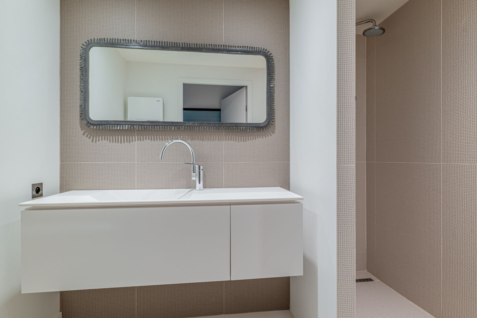 apartment 5 Rooms for sale on LYON (69006)