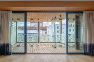 apartment 5 Rooms for sale on LYON (69006)