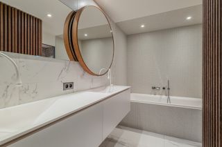 apartment 5 Rooms for sale on LYON (69006)