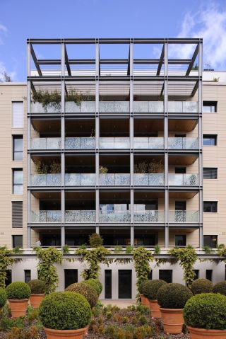 apartment 5 Rooms for sale on LYON (69006)