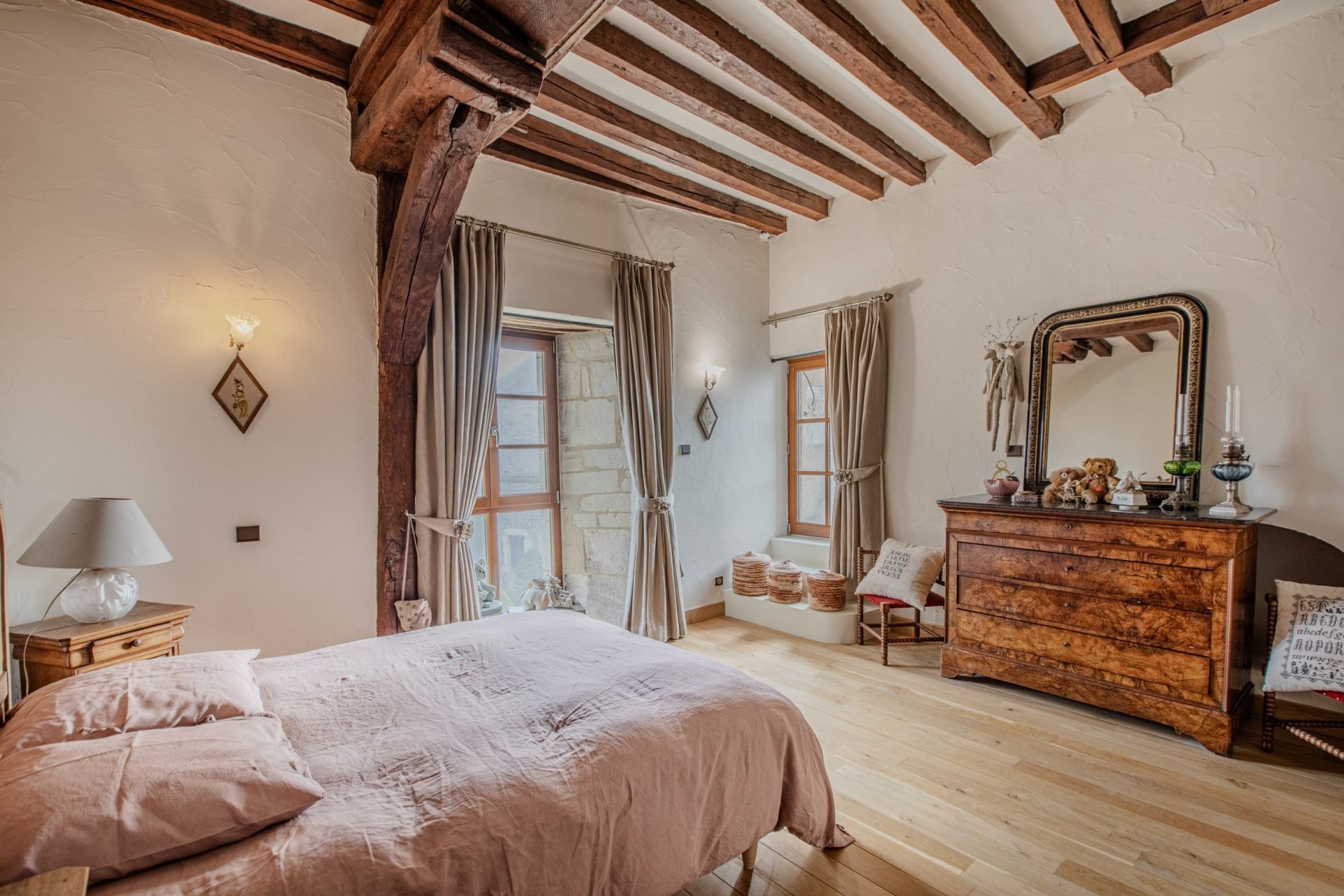 manor house 15 Rooms for sale on DIJON (21000)