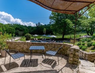 house 15 Rooms for sale on GRIGNAN (26230)