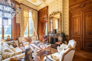 castle 22 Rooms for sale on NEUVILLE LES DAMES (01400)