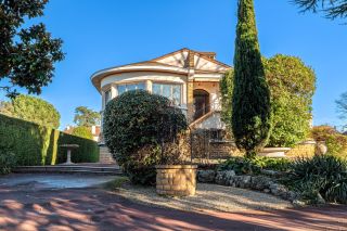 house 7 Rooms for sale on BRON (69500)