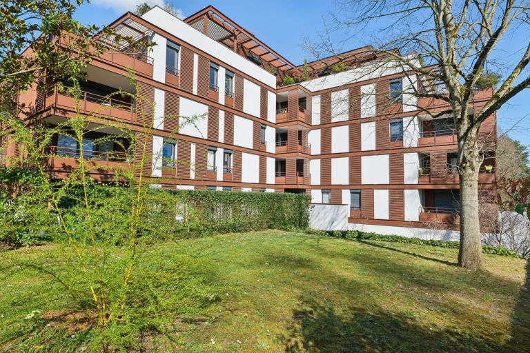 duplex 5 Rooms for sale on TASSIN LA DEMI LUNE (69160)