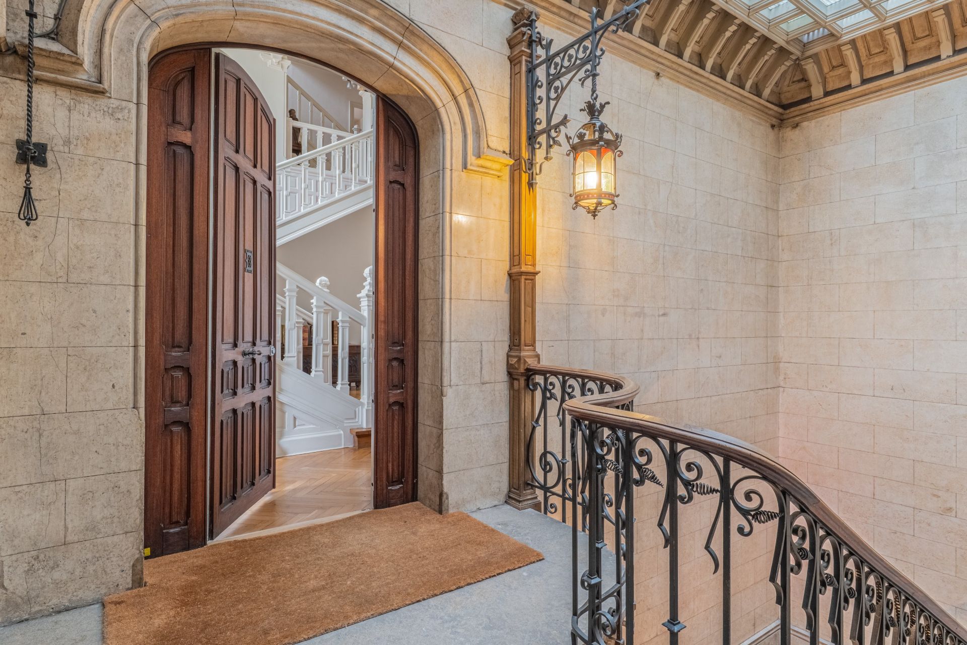 triplex 10 Rooms for sale on ST ETIENNE (42000)