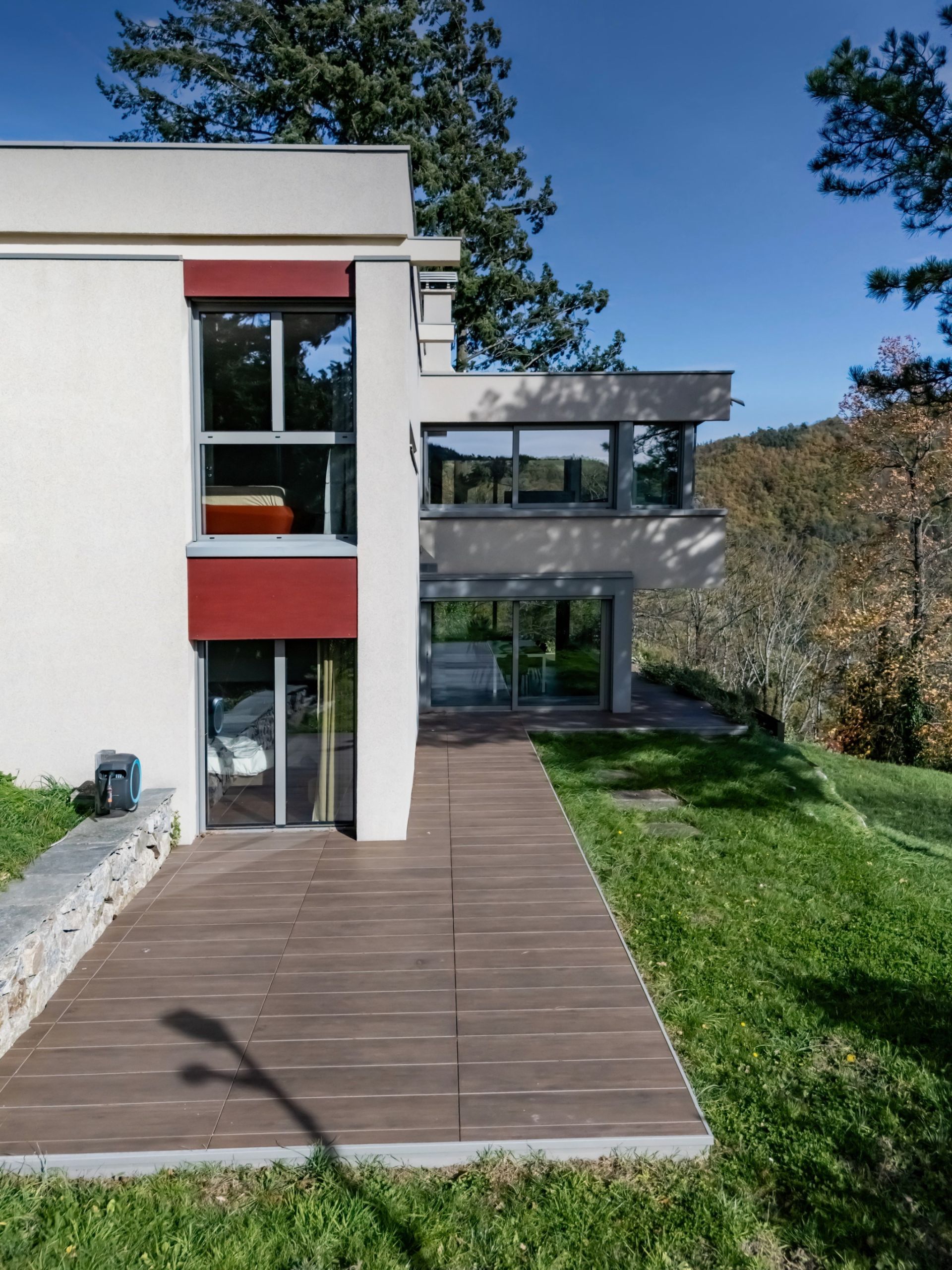 maison d'architecte 8 Pièces en vente sur CALOIRE (42240)