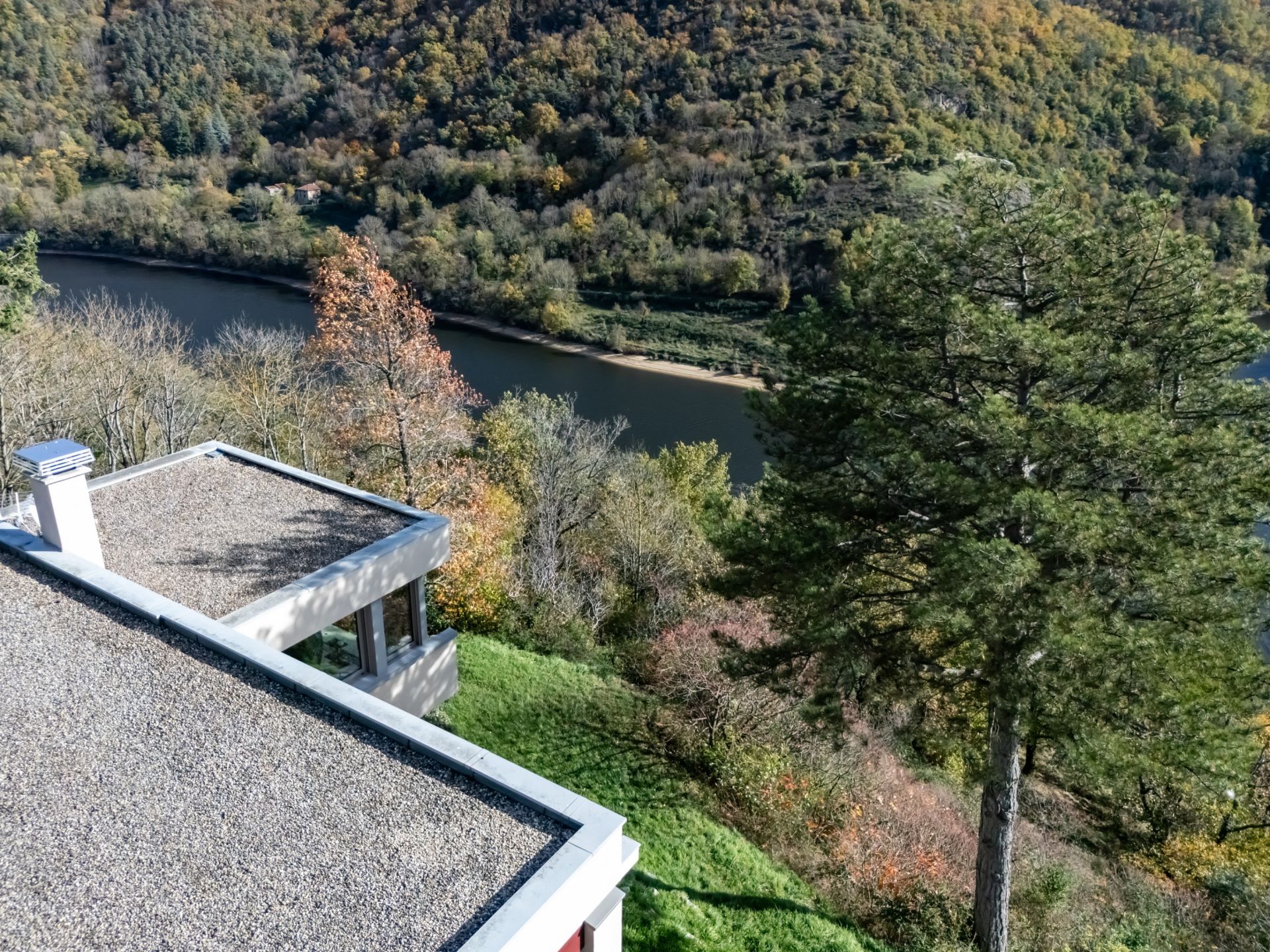 architect's house 8 Rooms for sale on ST VICTOR SUR LOIRE (42230)