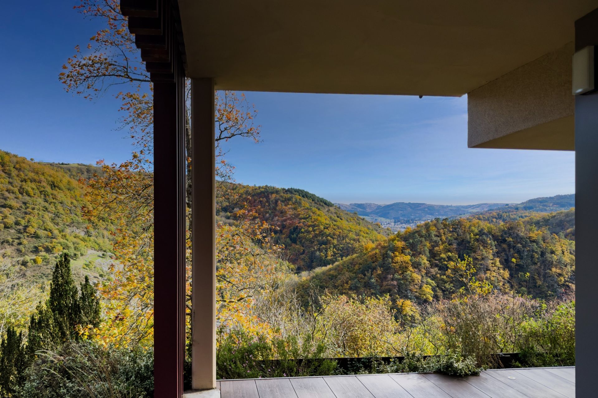 maison d'architecte 8 Pièces en vente sur CALOIRE (42240)