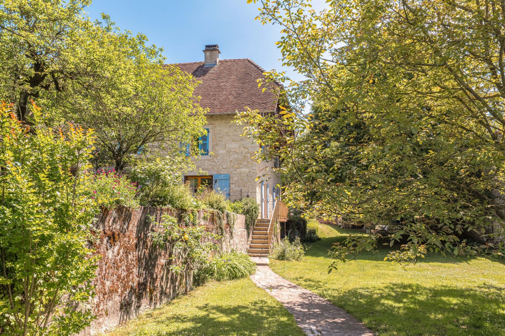 maison 8 Pièces en vente sur MORESTEL (38510)