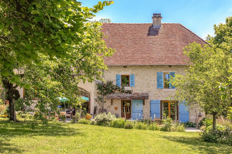 maison 8 Pièces en vente sur MORESTEL (38510)