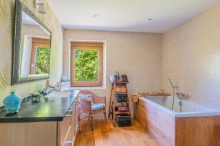 maison 8 Pièces en vente sur MORESTEL (38510)