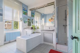 house 8 Rooms for sale on LYON (69008)