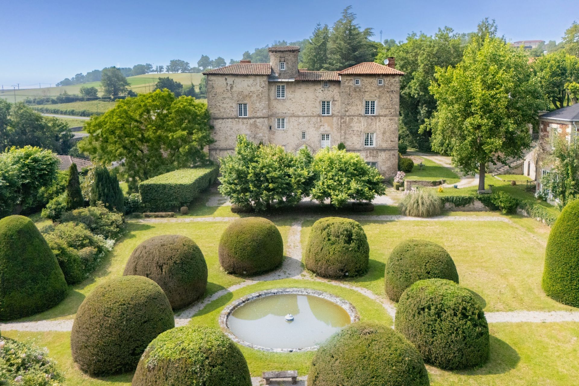 château 20 Pièces en vente sur ST HEAND (42570)