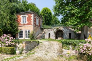 château 20 Pièces en vente sur ST GALMIER (42330)