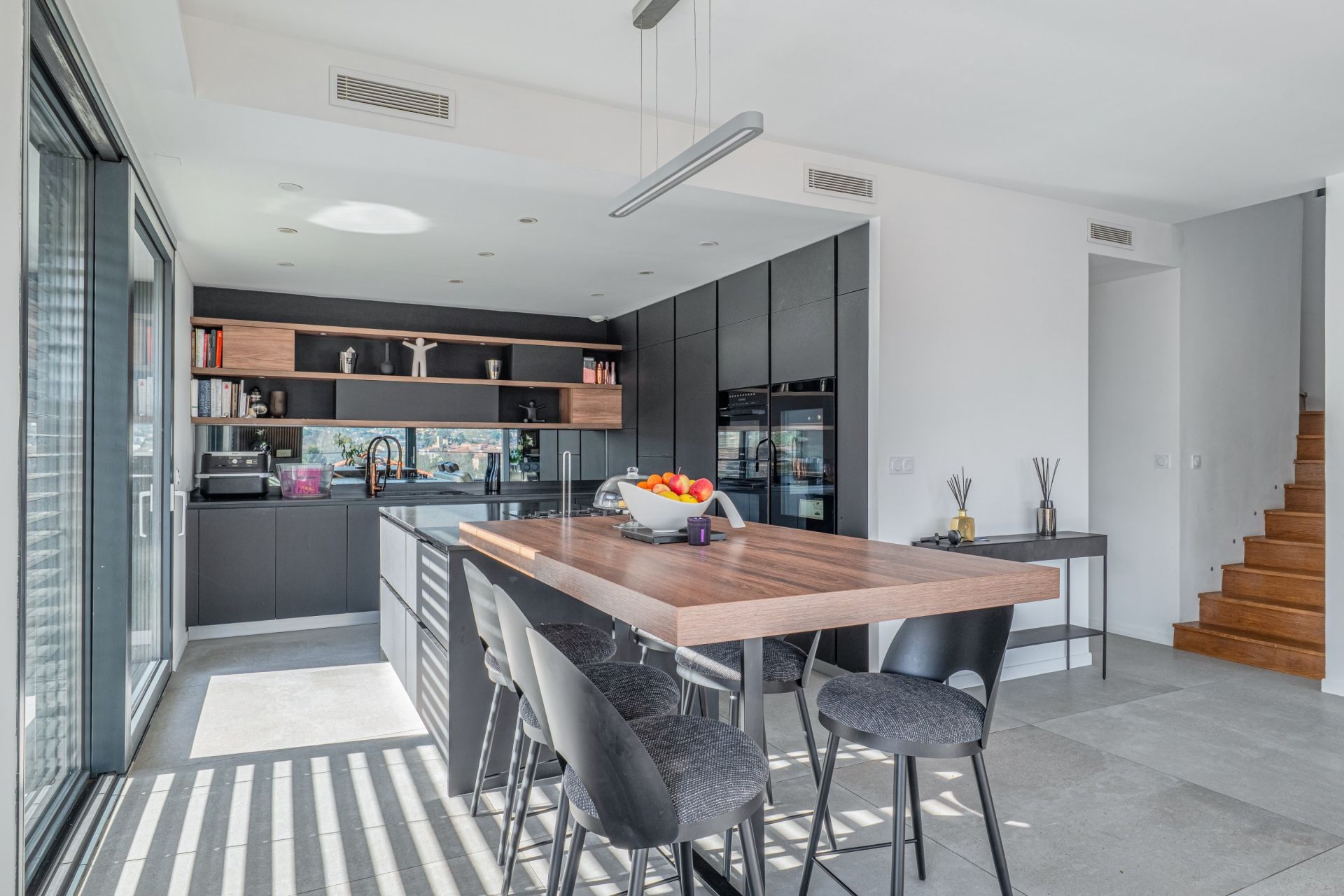 contemporary house 7 Rooms for sale on ALBIGNY SUR SAONE (69250)