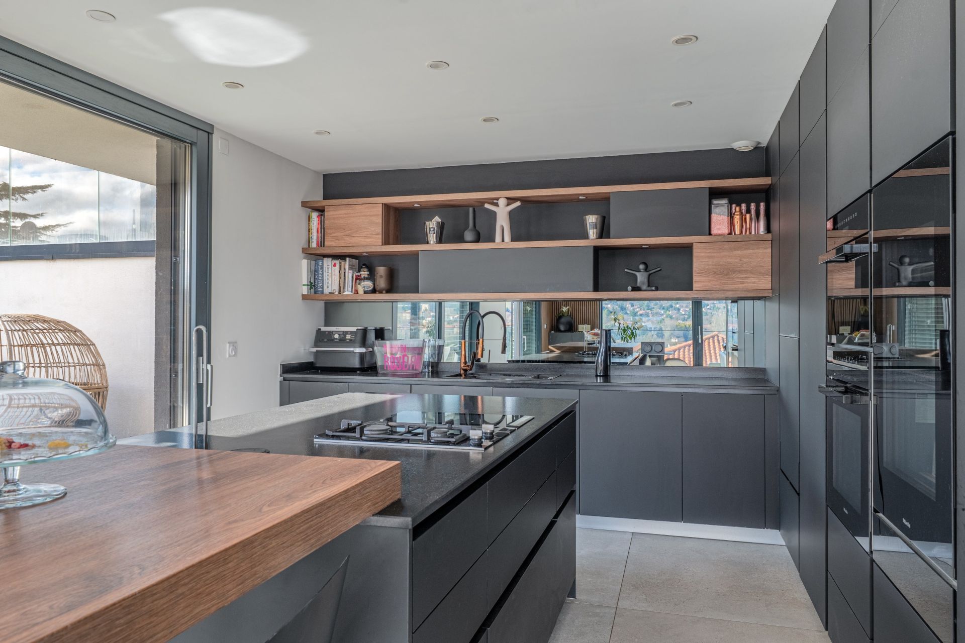 contemporary house 7 Rooms for sale on ALBIGNY SUR SAONE (69250)