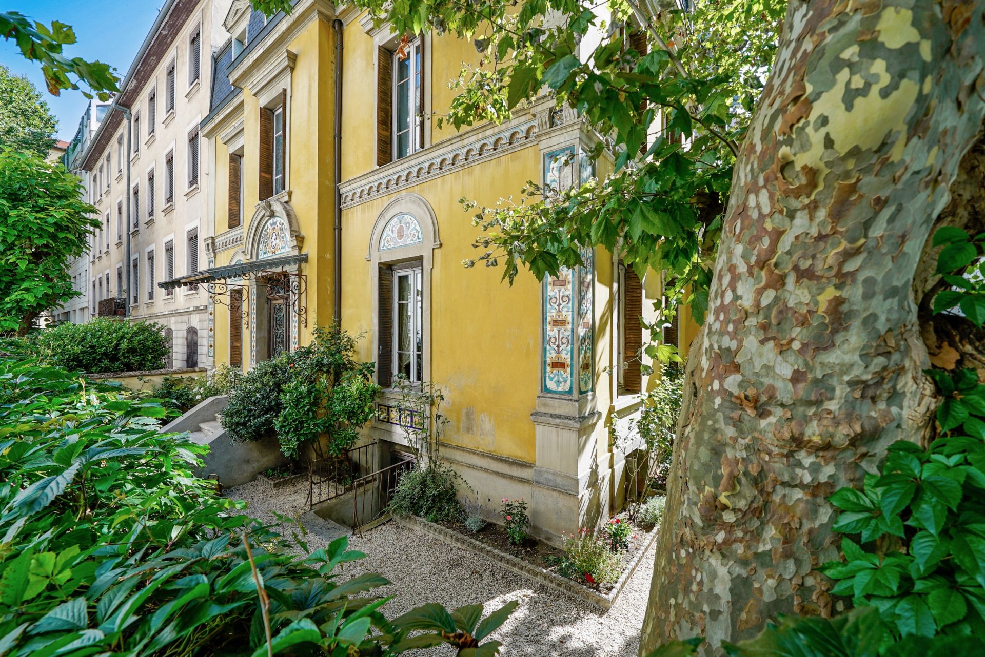 mansion (hôtel particulier) 10 Rooms for sale on LYON (69006)