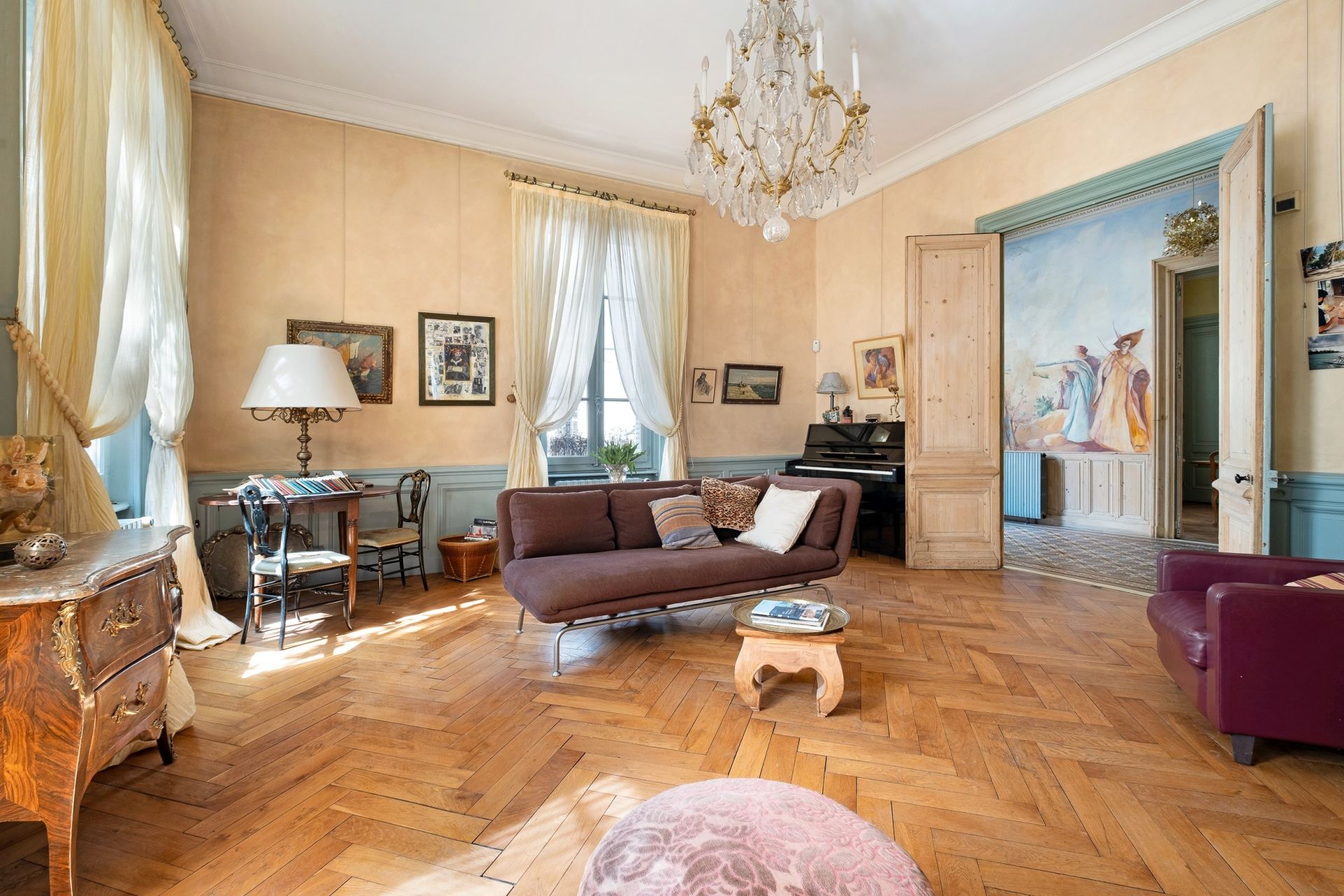 mansion (hôtel particulier) 10 Rooms for sale on LYON (69006)