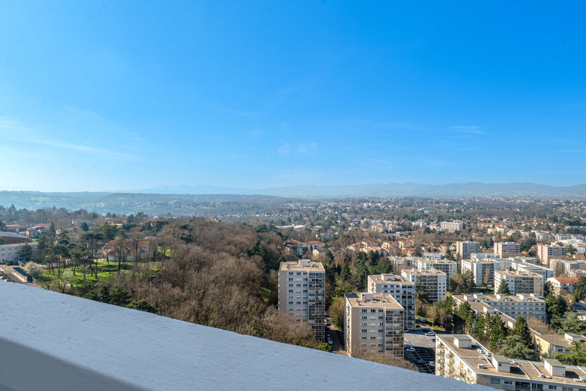 apartment 4 Rooms for sale on LYON (69005)