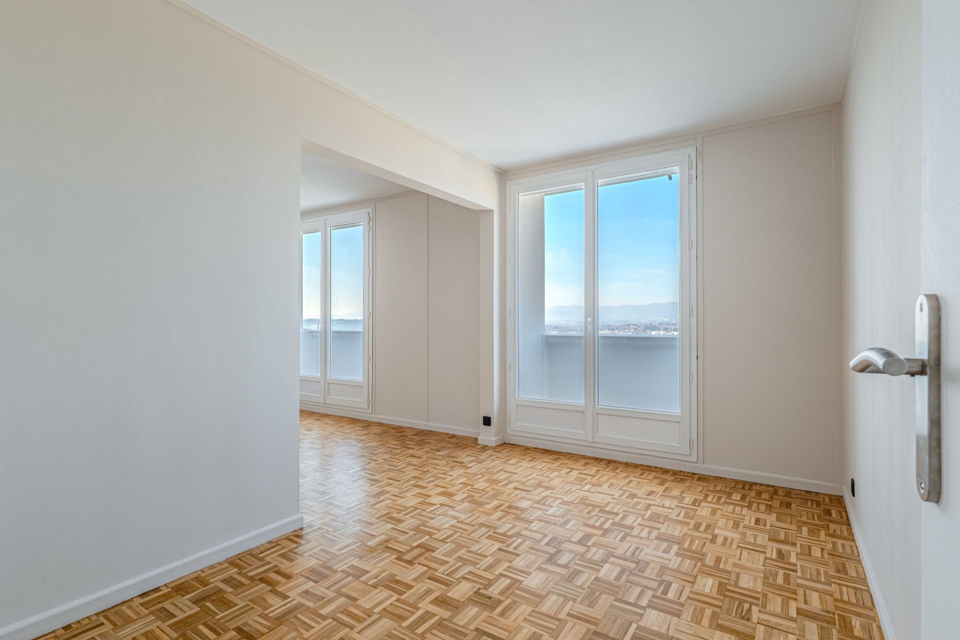 apartment 4 Rooms for sale on LYON (69005)