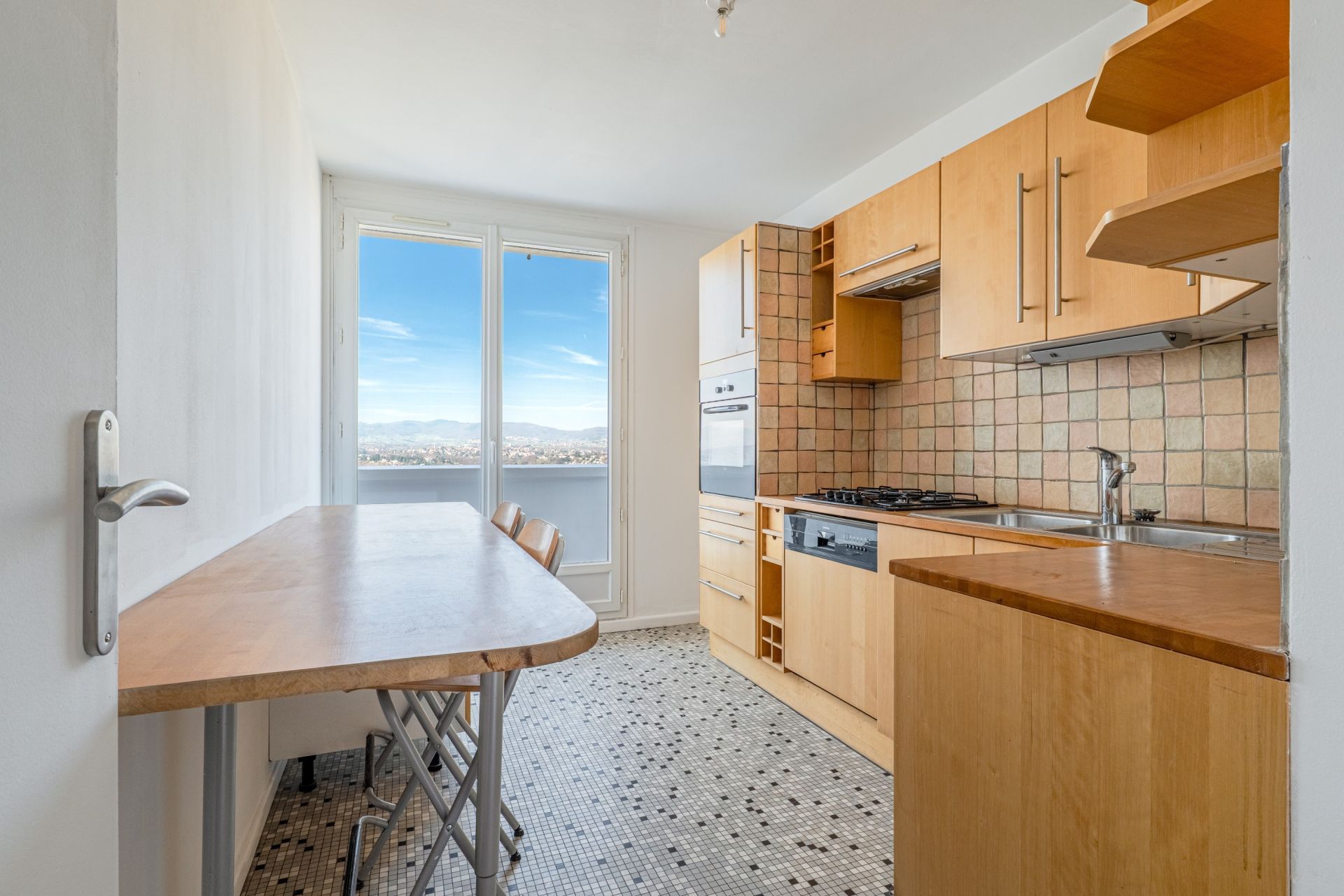 apartment 4 Rooms for sale on LYON (69005)