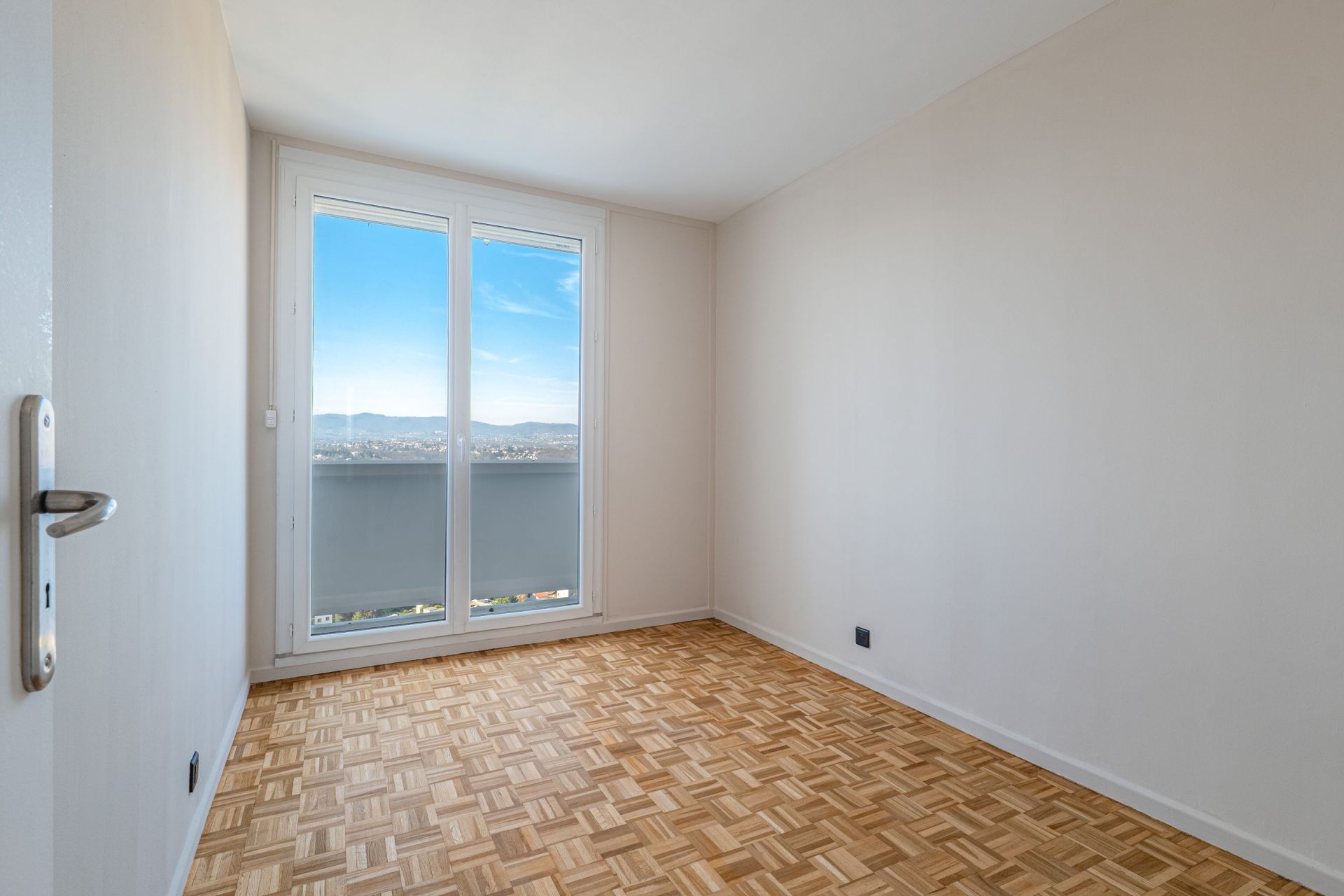 apartment 4 Rooms for sale on LYON (69005)