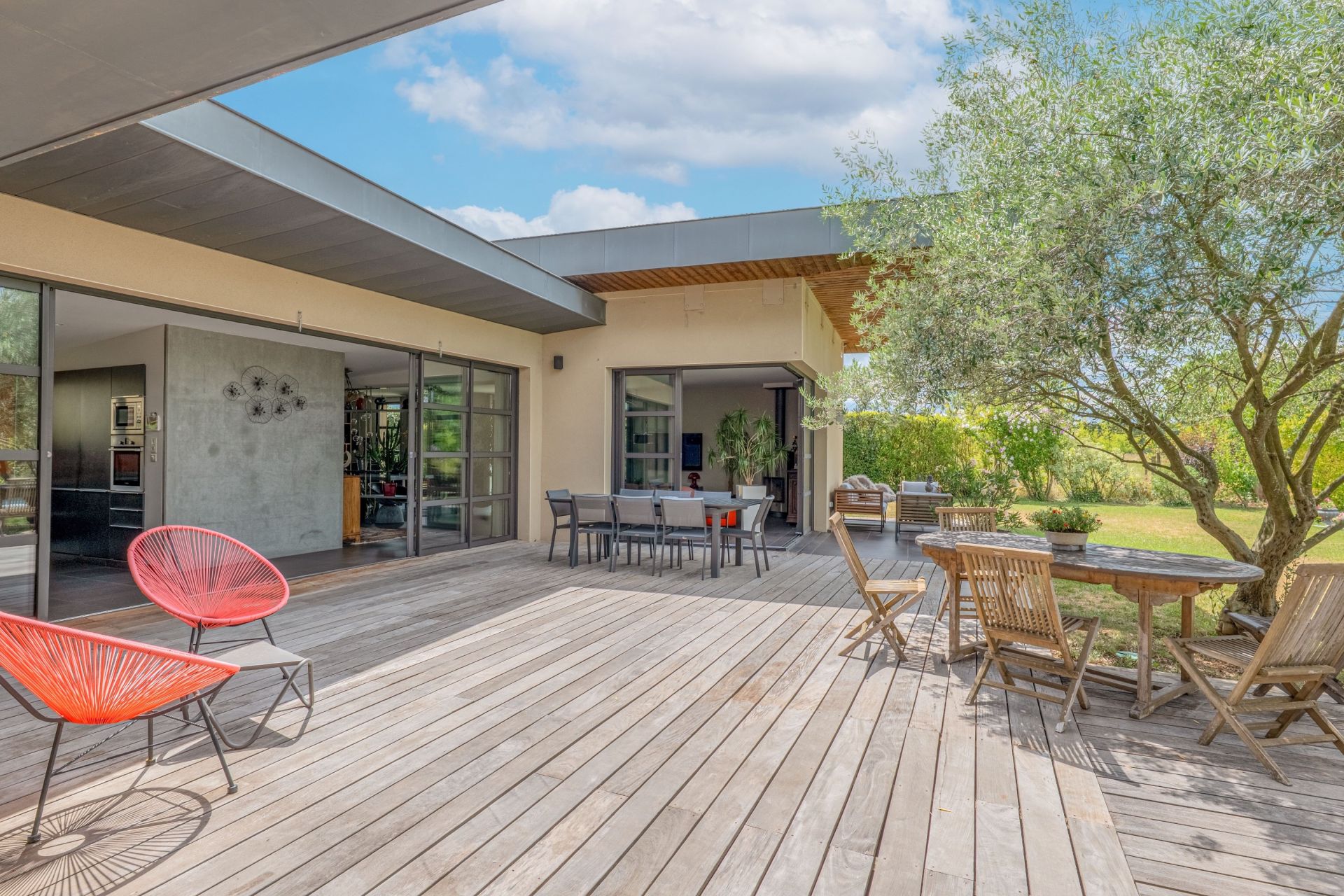 house 8 Rooms for sale on ST GENIS LAVAL (69230)