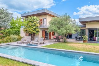 house 8 Rooms for sale on ST GENIS LAVAL (69230)