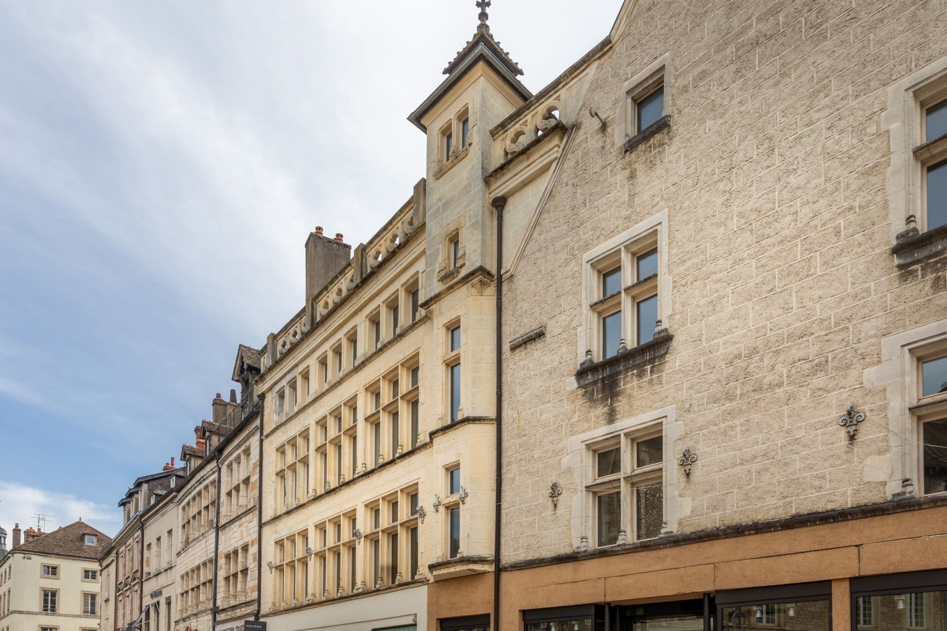 apartment 4 Rooms for sale on BEAUNE (21200)