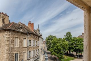 apartment 4 Rooms for sale on BEAUNE (21200)