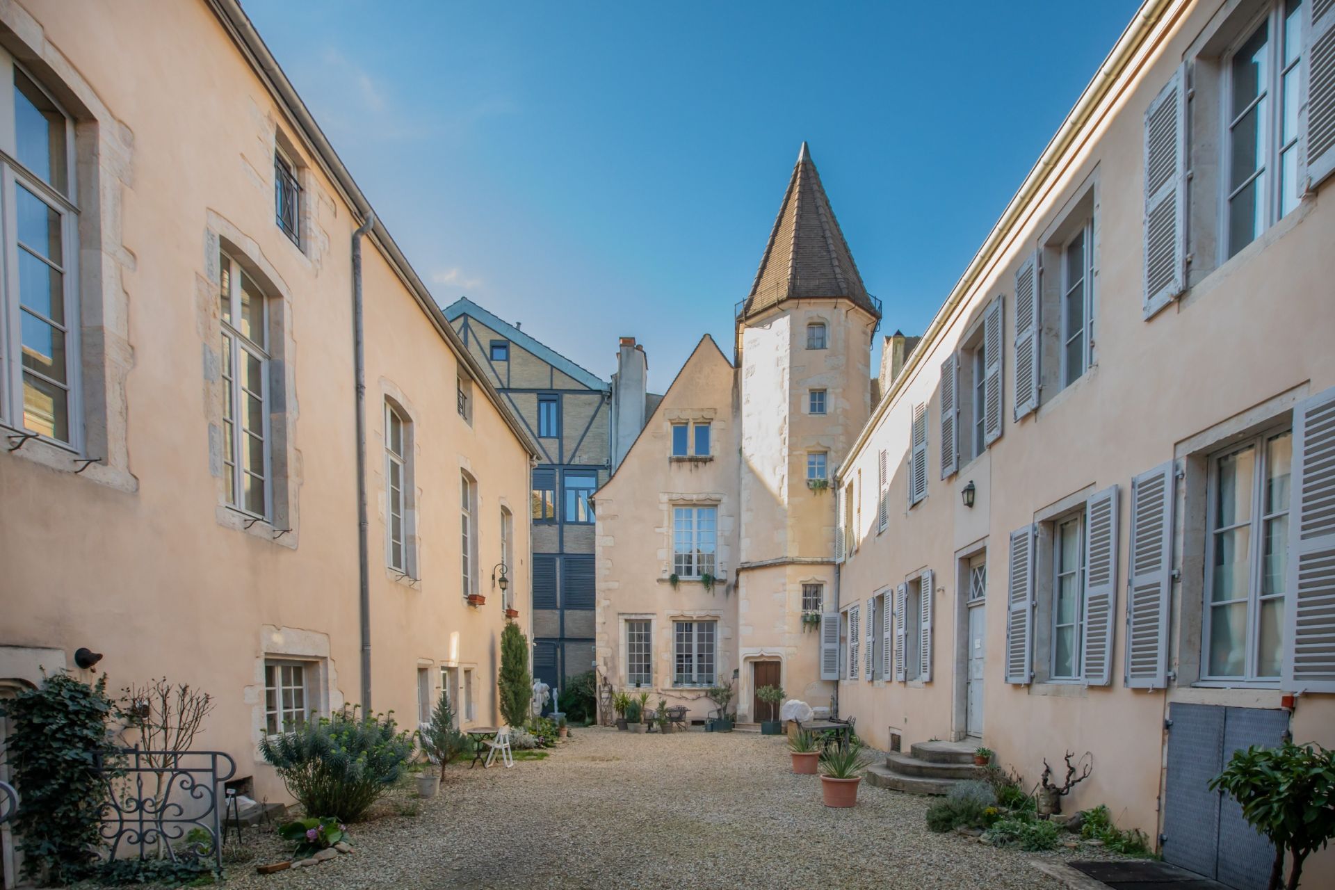 apartment 4 Rooms for sale on BEAUNE (21200)