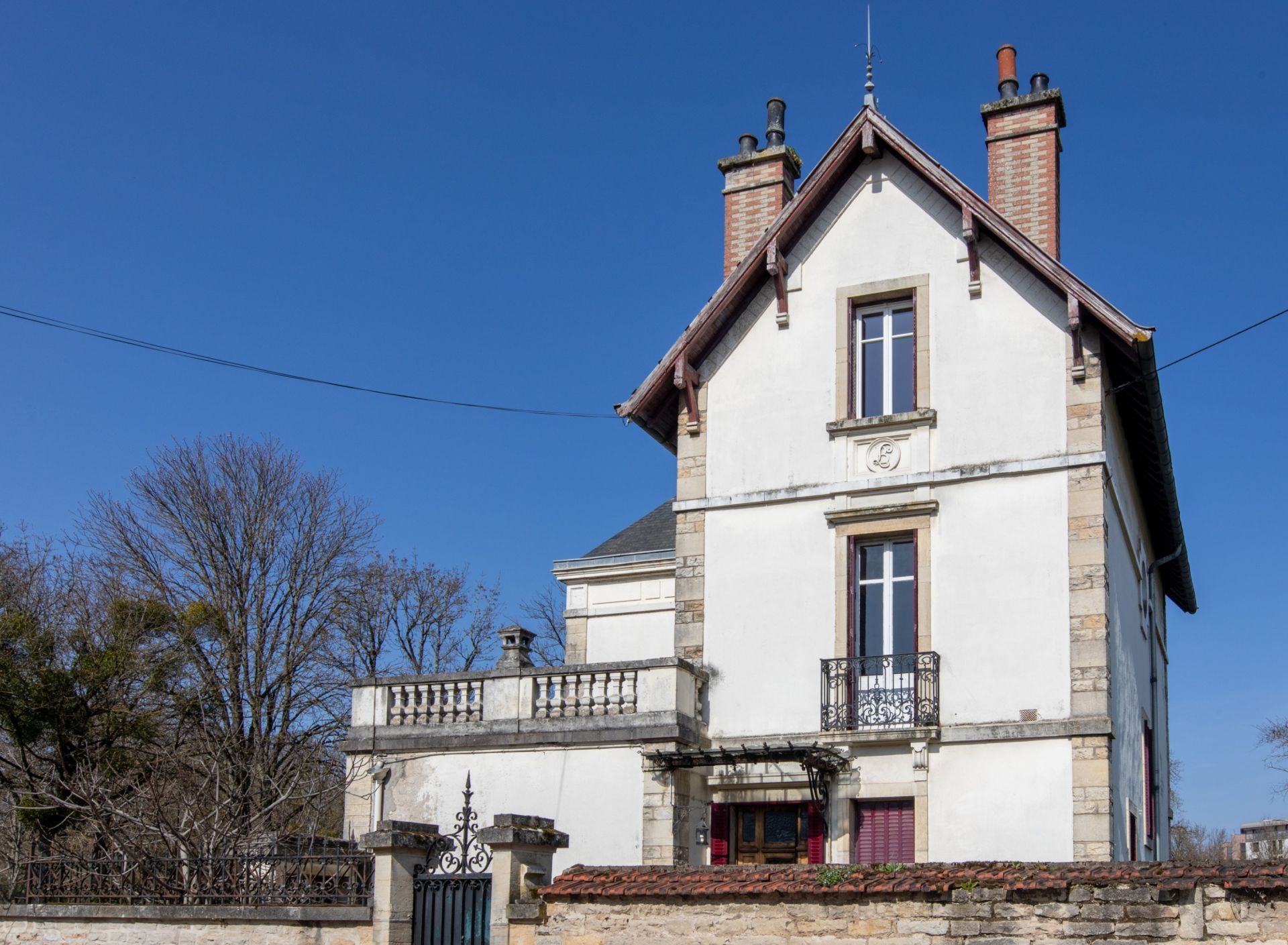 house 8 Rooms for sale on DIJON (21000)