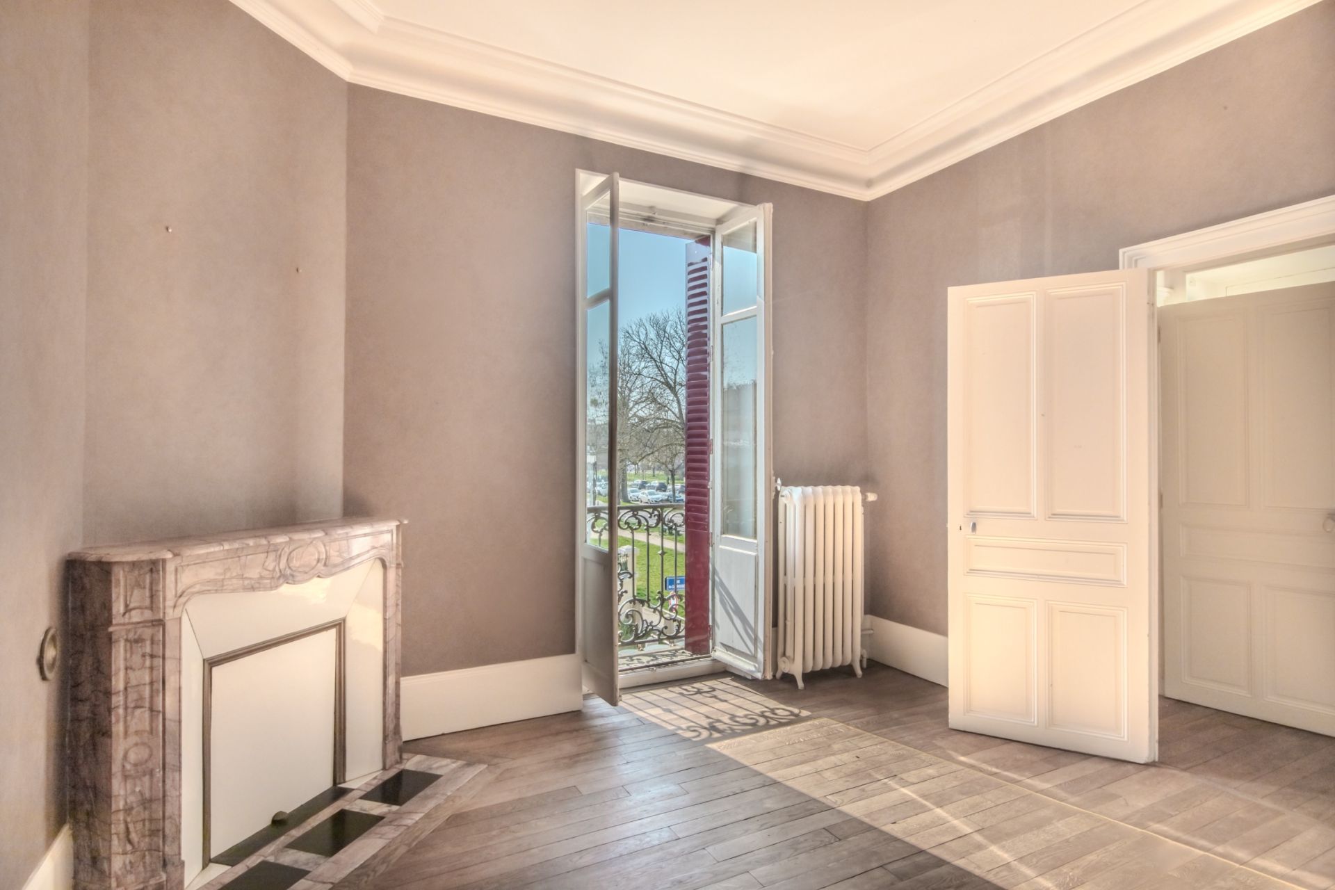 house 8 Rooms for sale on DIJON (21000)