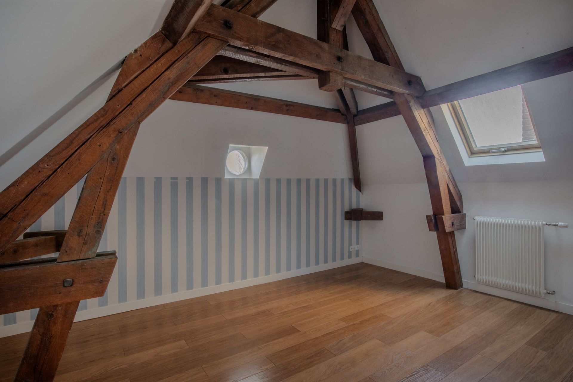 house 8 Rooms for sale on DIJON (21000)