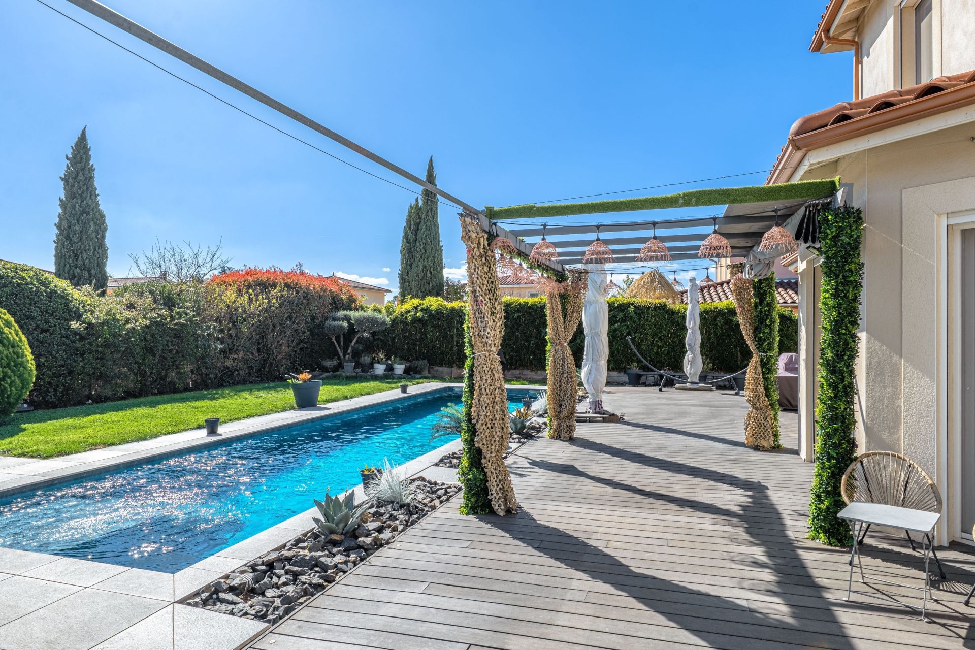contemporary house 7 Rooms for sale on STE FOY LES LYON (69110)