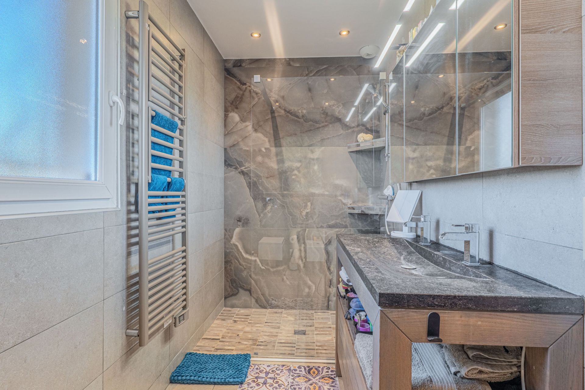 contemporary house 7 Rooms for sale on STE FOY LES LYON (69110)