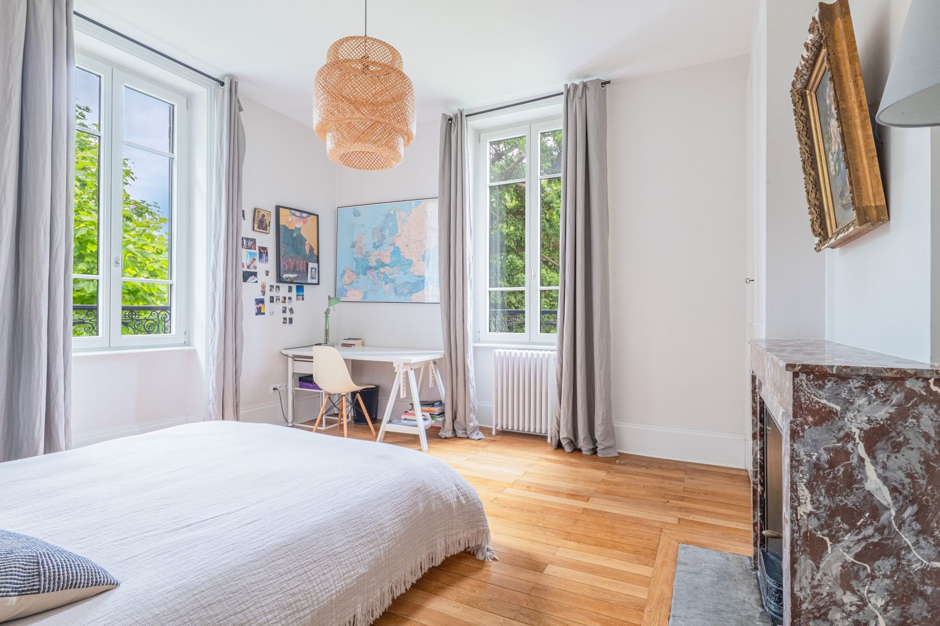 house 14 Rooms for sale on CALUIRE ET CUIRE (69300)