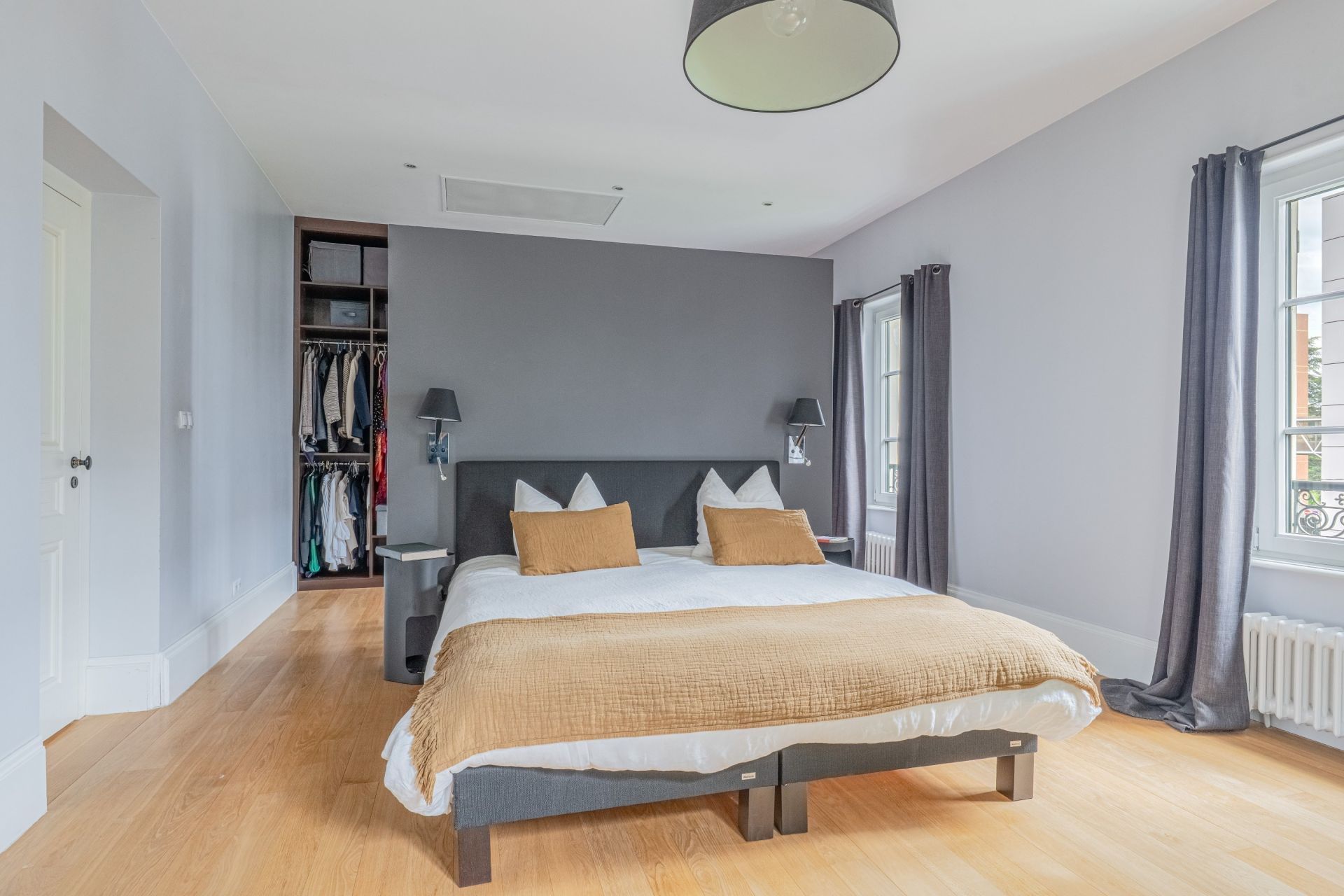 house 14 Rooms for sale on CALUIRE ET CUIRE (69300)