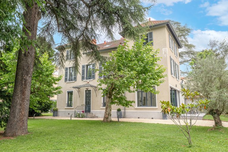 maison 14 Pièces en vente sur CALUIRE ET CUIRE (69300)