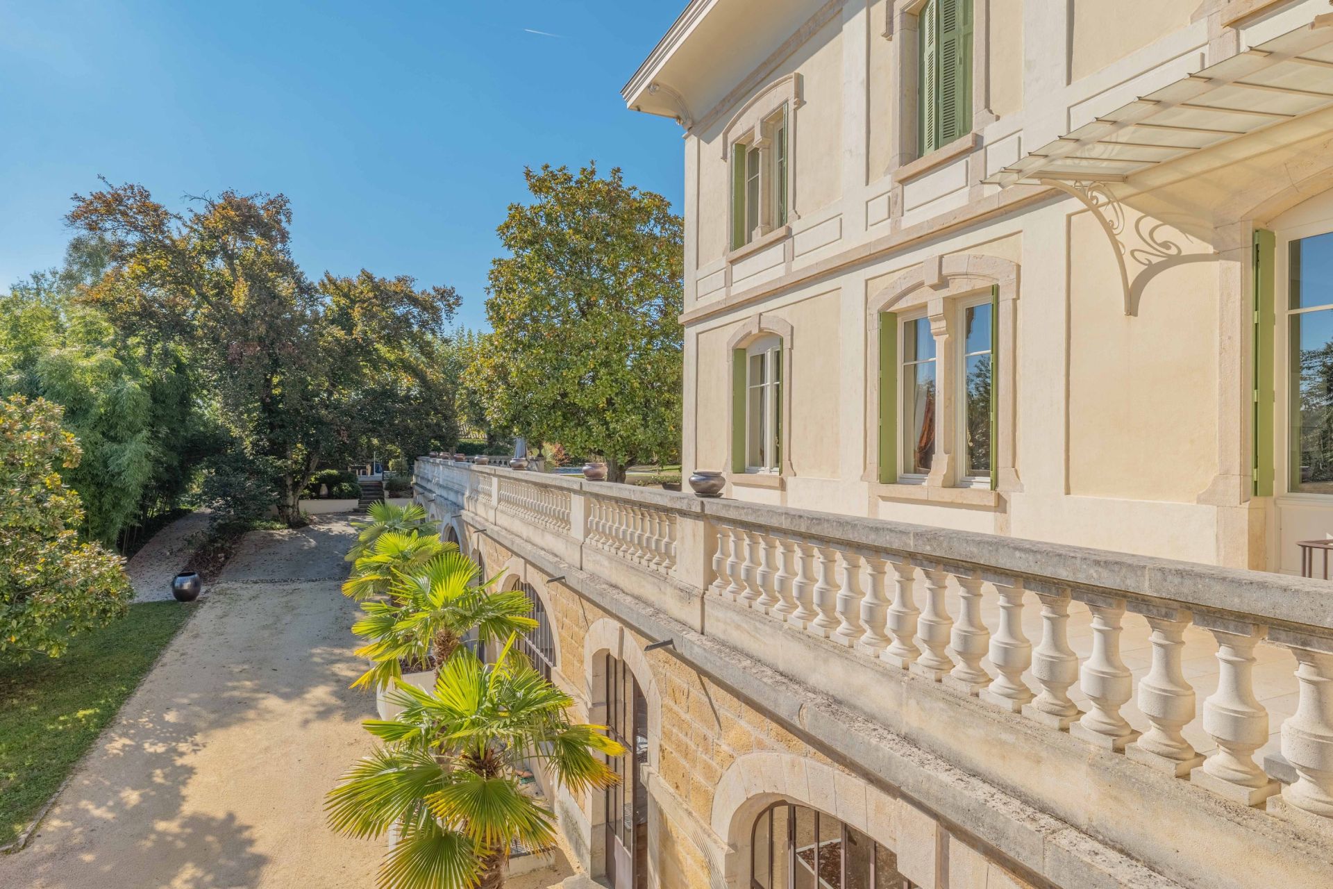house 16 Rooms for sale on DARDILLY (69570)