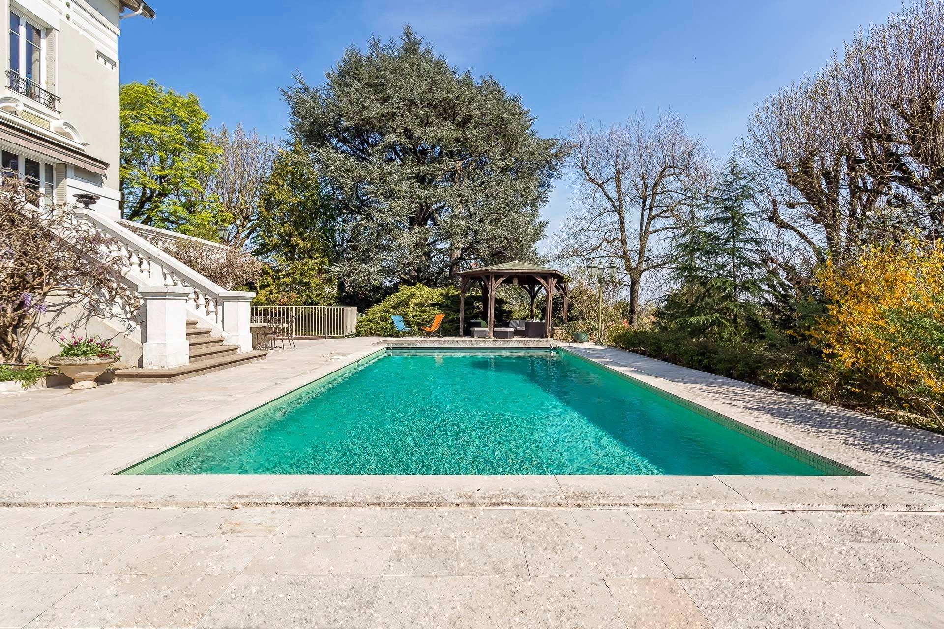 maison 8 Pièces en vente sur CALUIRE ET CUIRE (69300)