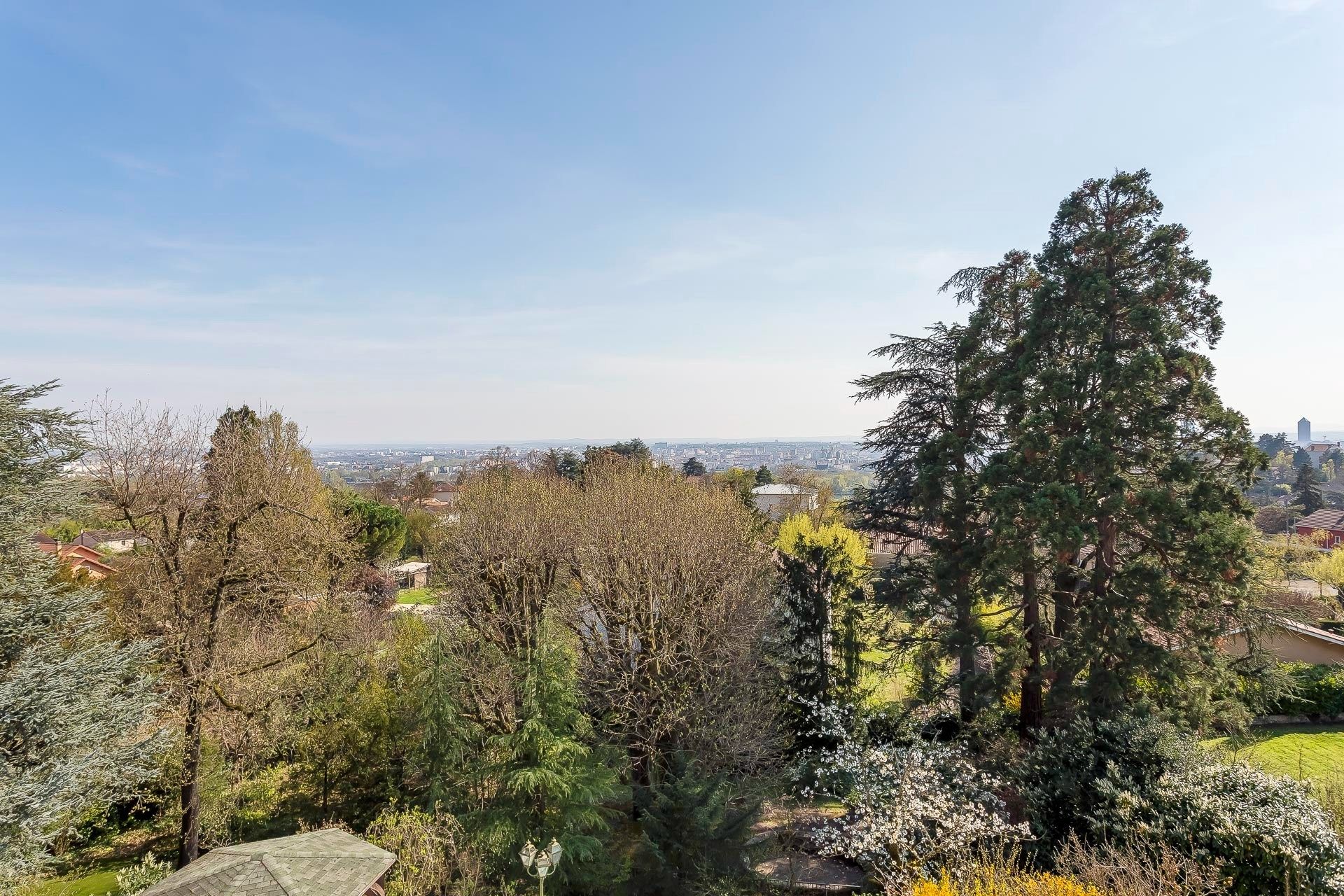 maison 8 Pièces en vente sur CALUIRE ET CUIRE (69300)