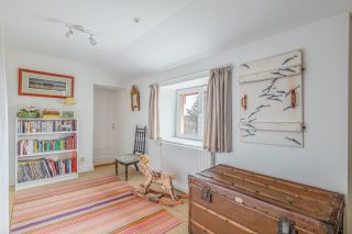 house 8 Rooms for sale on CRAPONNE (69290)