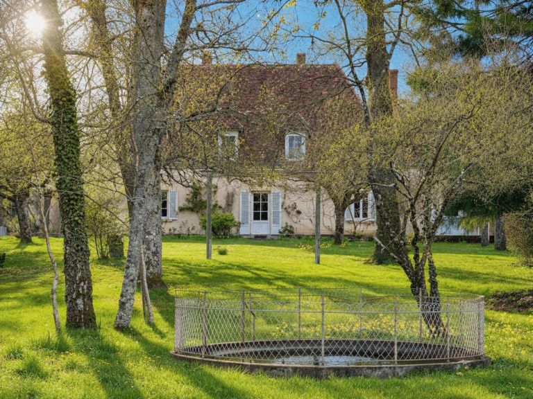 maison 8 Pièces en vente sur CHAROLLES (71120)