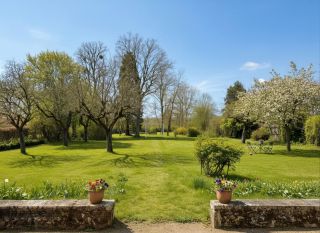 maison 8 Pièces en vente sur CHAROLLES (71120)