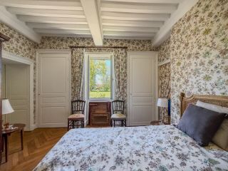 maison 8 Pièces en vente sur CHAROLLES (71120)