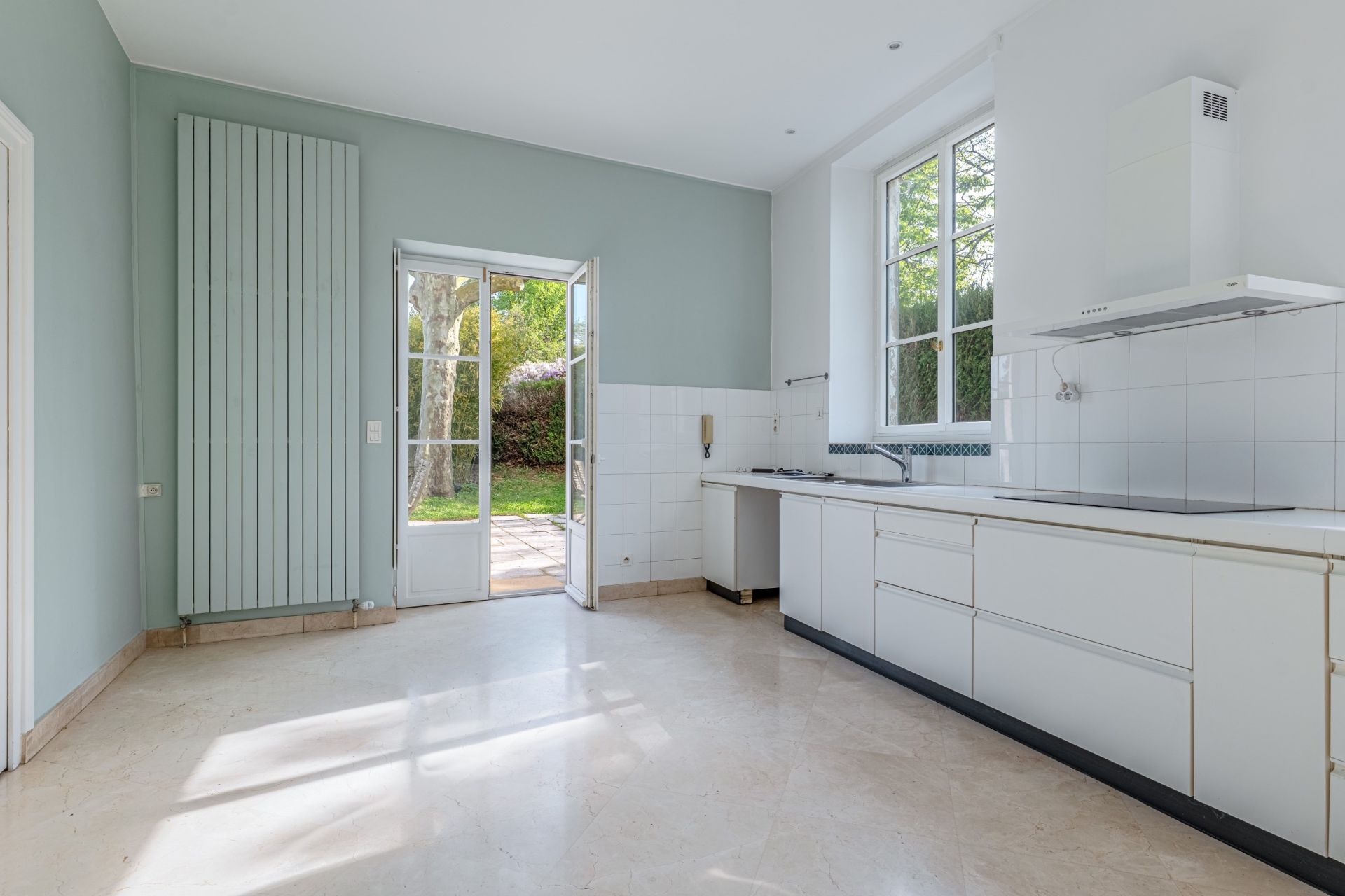 maison de maître 6 Pièces en location sur CHAMPAGNE AU MONT D OR (69410)